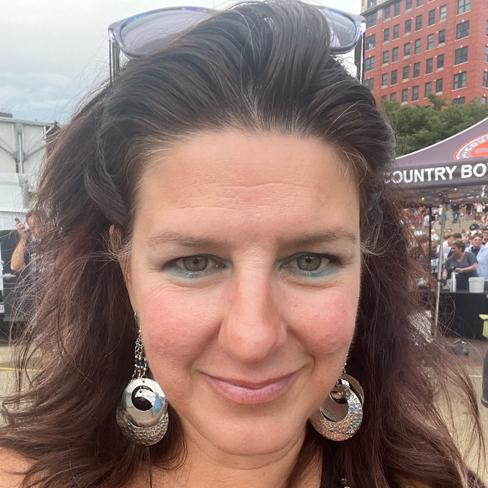 Meet your Posher, Jennifer